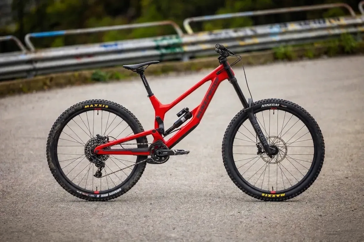 Nukeproof Dissent Carbon 2026 DH-Bike